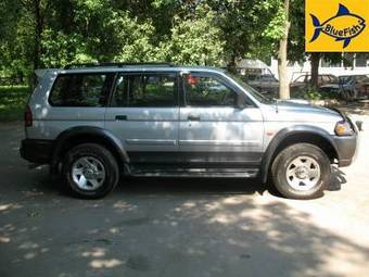 2004 Mitsubishi Pajero Photos