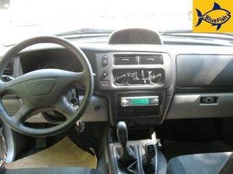 2004 Mitsubishi Pajero Images