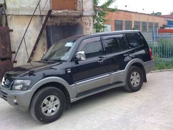 2004 Mitsubishi Pajero Pictures