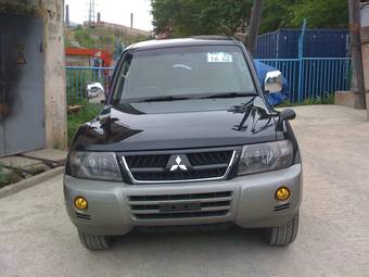 2004 Mitsubishi Pajero Photos