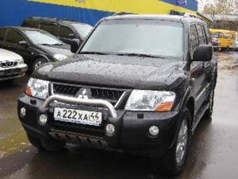 2004 Mitsubishi Pajero Pictures