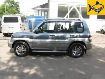 2004 Mitsubishi Pajero Wallpapers