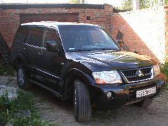 2004 Mitsubishi Pajero Pictures