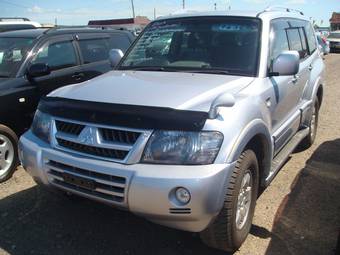 2004 Mitsubishi Pajero Photos