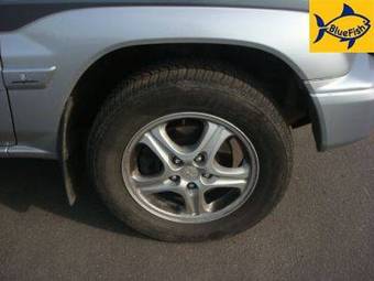 2004 Mitsubishi Pajero Photos