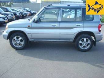 2004 Mitsubishi Pajero Wallpapers
