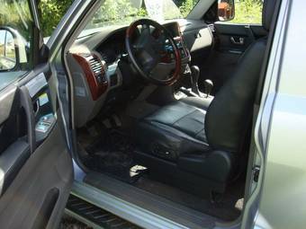 2004 Mitsubishi Pajero Images