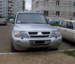 2004 Mitsubishi Pajero Pictures