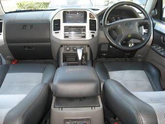 2004 Mitsubishi Pajero Pics