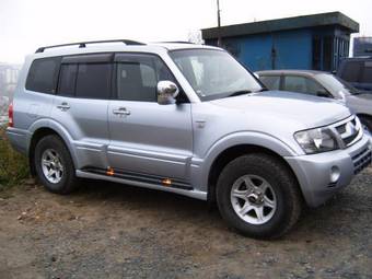 2004 Mitsubishi Pajero Pictures