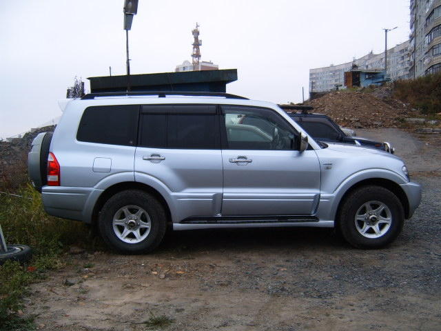 2004 Mitsubishi Pajero specs, Engine size 3.0l., Fuel type