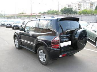 2004 Mitsubishi Pajero Pics