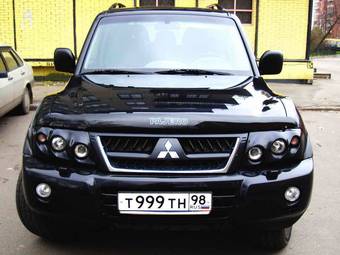 2004 Mitsubishi Pajero Pictures