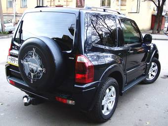2004 Mitsubishi Pajero Photos