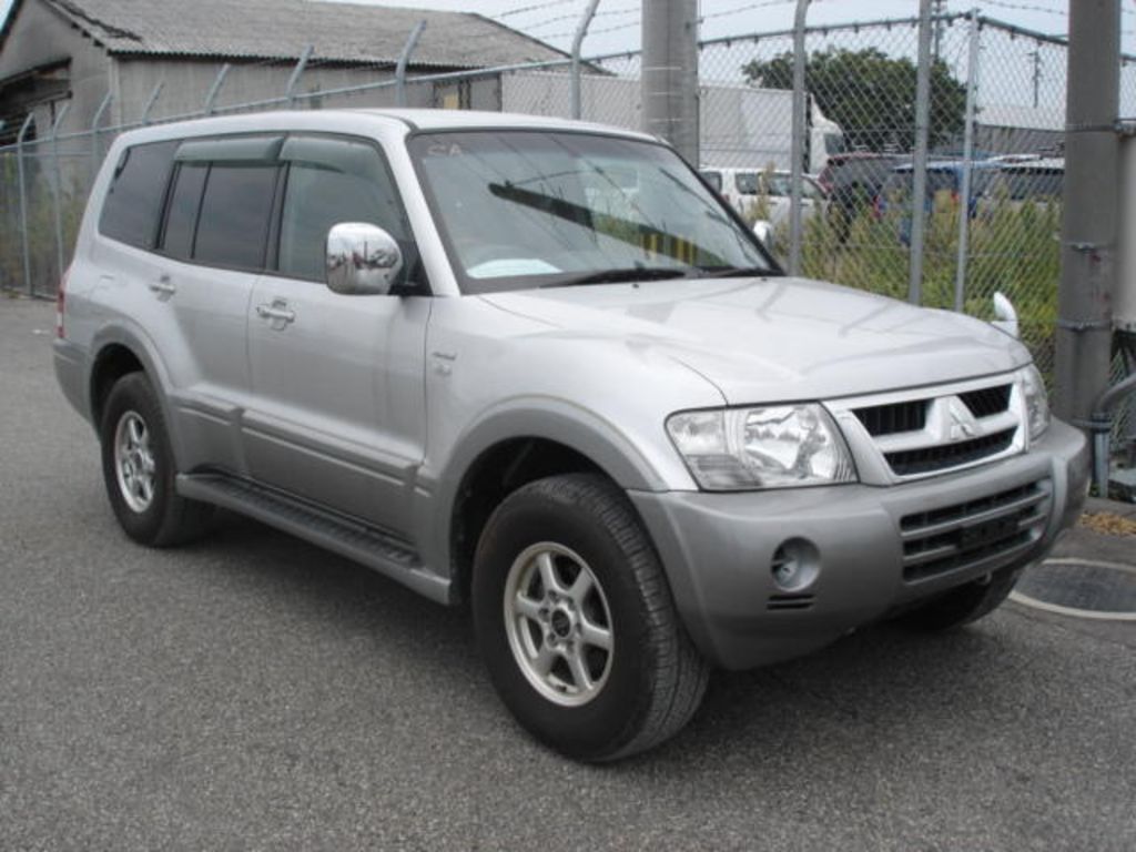 2005 Mitsubishi Pajero