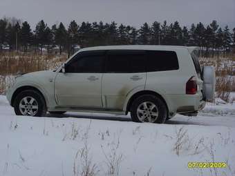 2005 Mitsubishi Pajero Pictures