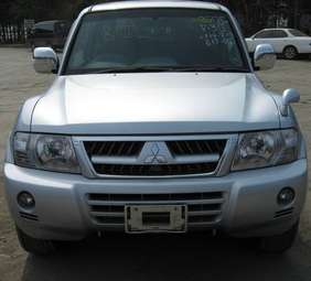 2005 Mitsubishi Pajero Photos