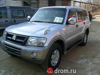 2005 Mitsubishi Pajero Pics