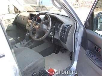 2005 Mitsubishi Pajero Pictures