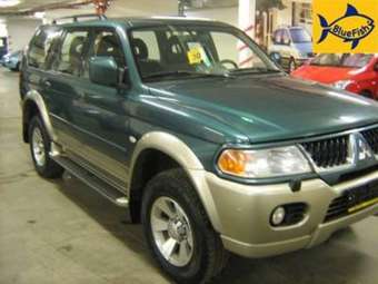 2005 Mitsubishi Pajero Photos