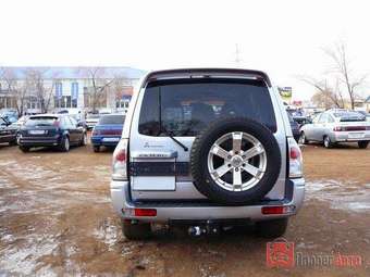 2005 Mitsubishi Pajero Pictures