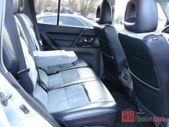 2005 Mitsubishi Pajero Photos