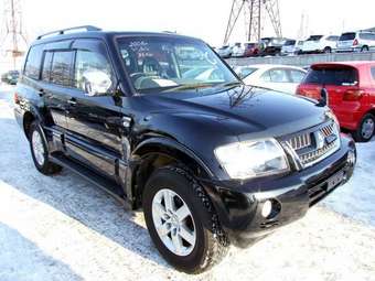 2005 Mitsubishi Pajero Photos