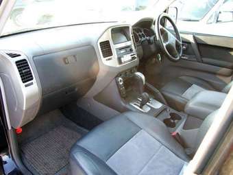 2005 Mitsubishi Pajero Photos
