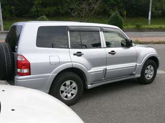 2005 Mitsubishi Pajero Pictures