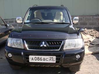 2005 Mitsubishi Pajero Pics
