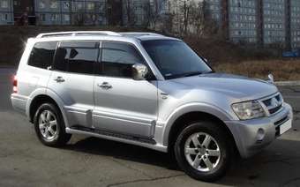 2005 Mitsubishi Pajero Pictures