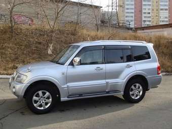 2005 Mitsubishi Pajero Pics