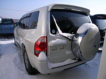 2005 Mitsubishi Pajero Pictures