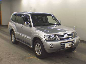 2005 Mitsubishi Pajero Photos