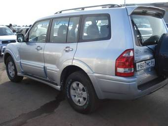 2005 Mitsubishi Pajero Pictures