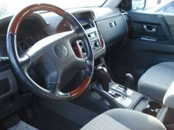 2005 Mitsubishi Pajero Pics