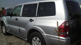2005 Mitsubishi Pajero Photos