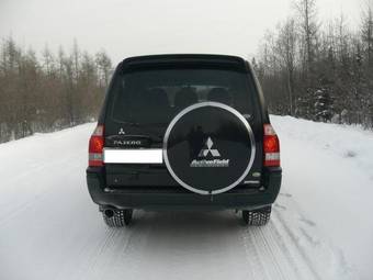 2005 Mitsubishi Pajero Pictures