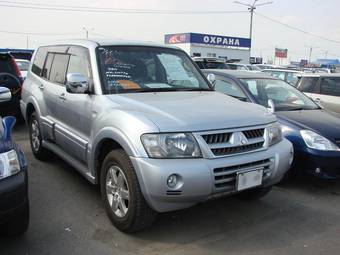 2005 Mitsubishi Pajero Pictures