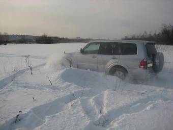 2005 Mitsubishi Pajero Photos