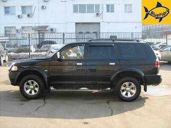 2005 Mitsubishi Pajero Pics