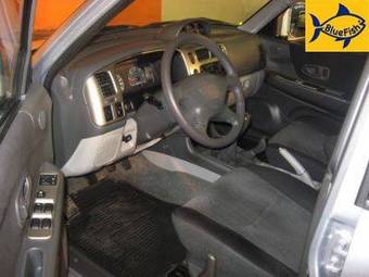 2005 Mitsubishi Pajero Photos