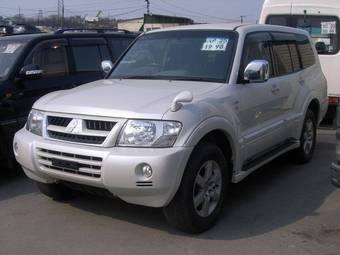 2005 Mitsubishi Pajero Photos