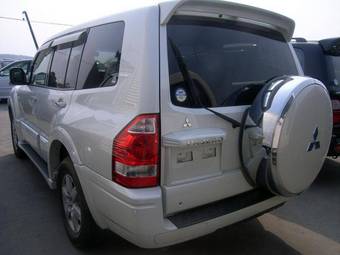 2005 Mitsubishi Pajero Pictures