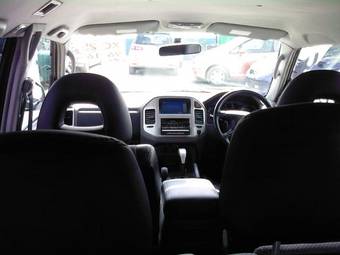 2005 Mitsubishi Pajero Pictures