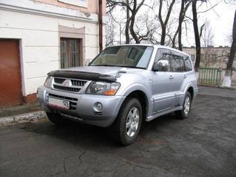 2005 Mitsubishi Pajero Pictures