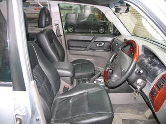 2005 Mitsubishi Pajero Photos