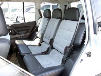 2005 Mitsubishi Pajero Pictures