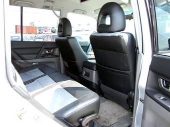 2005 Mitsubishi Pajero Photos