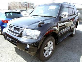 2005 Mitsubishi Pajero Pictures